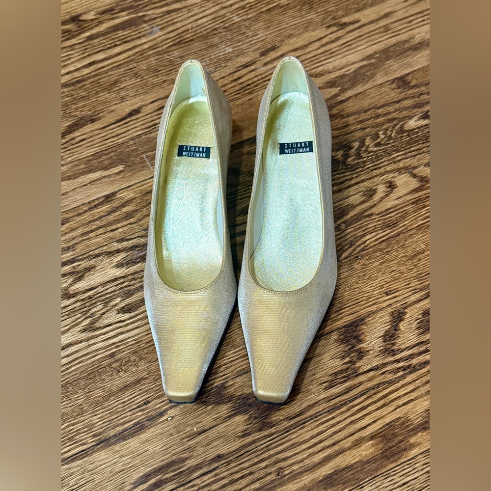Stuart Weitzman Designer Kitten Heels Women 9.5 B Gold Square‎ Toe Pumps
